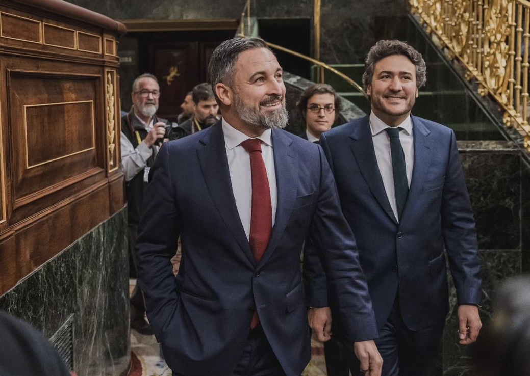 El PSOE lleva a Abascal ante la Fiscalía por delito de odio y “asedio ...