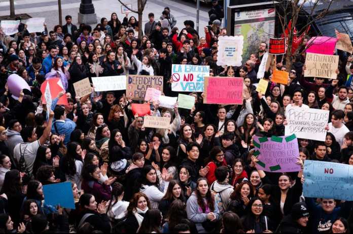 Alumnos protestando en Madrid | Fuente: @Jovenes_MM (X)